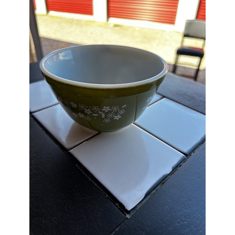 Vintage Pyrex 401 750ml Spring Blossom Green Crazy Daisy Mixing Bowl USA